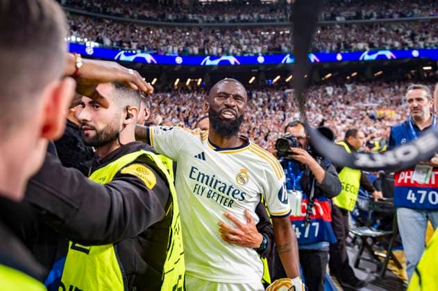 Real Madrid vs FC Bayern Munchen: Semi-final Second Leg - UEFA Champions League 2023 24 MADRID, SPAIN - MAY 8: Antonio Rudiger of Real Madrid seen celebrating the victory with the fans at the end of the UEFA Champions League semi-final second leg match between Real Madrid and FC Bayern Munchen at Estadio Santiago Bernabeu on May 8, 2024 in Madrid, Spain. Madrid Estadio Santiago Bernabeu Spain Copyright: xAlbertoxGardinx AGardin_20240508_Football_Champions_Real_Madrid_vs_Bayern_028