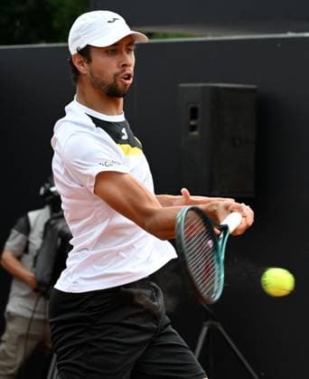 (240509) -- ROME, May 9, 2024 -- Daniel Elahi Galan of Colombia competes during the men s singles 1st round match against Zhang Zhizhen of China at the Men s ATP, Tennis Herren Rome Open tennis tournament in Rome, Italy, May 8, 2024. (Photo by Xinhua) (SP)ITALY-ROME-TENNIS-ATP-ROME OPEN AlbertoxLingria 