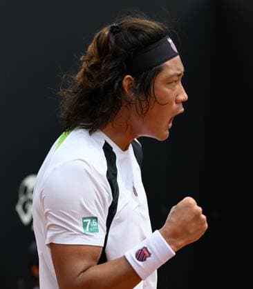(240509) -- ROME, May 9, 2024 -- Zhang Zhizhen of China celebrates scoring during the men s singles 1st round match against Daniel Elahi Galan of Colombia at the Men s ATP, Tennis Herren Rome Open tennis tournament in Rome, Italy, May 8, 2024. (Photo by Xinhua) (SP)ITALY-ROME-TENNIS-ATP-ROME OPEN AlbertoxLingria 