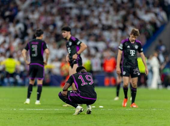 08 05 2024, Football UEFA Champions League 2023 2024 semi-final, Real Madrid FC Bayern Munich, at the Estadio Santiago Bernabeu, Madrid, Frustration after the defeat at Alphonso Davies FC Bayern Munich