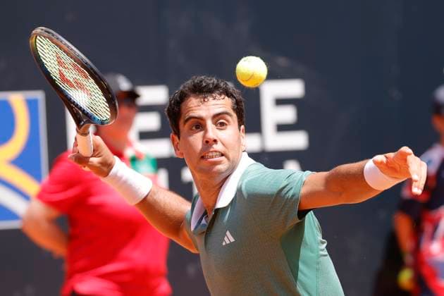 Internazionali BNL D Italia 2024 - Day Four Jaume Munar is playing against Rinky Hijikata in the first round match on day four of the Internazionali BNL D Italia at Foro Italico in Rome, Italy, on May 9, 2024. Rome Italy  Copyright: xCiroxDexLucax originalFilename:deluca-internaz240509_npWYN.jpg