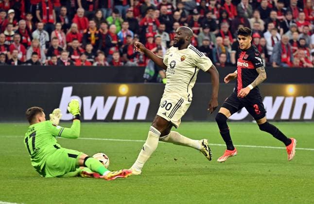 08 05 2024, xjrdrx, Football UEFA Europa League, Bayer 04 Leverkusen AS Roma emspor, v l Matej Kovar Bayer Leverkusen , Romelu Lukaku AS Roma , Piero Hincapie Bayer Leverkusen DFL DFB REGULATIONS PROHIBIT ANY USE OF PHOTOGRAPHS as IMAGE SEQUENCES and or QUASI VIDEO Leverkusen