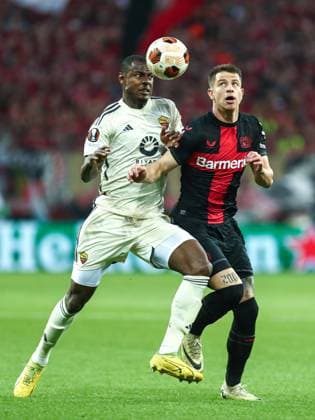 Adam Hlozek Bayer 04 Leverkusen, 23 in duel against Evan Ndicka AS Rome, 05 , GER, Bayer 04 Leverkusen vs AS Rome, UEFA Europa League 2023 24, semi-final second leg, 09 05 2024, GER, Bayer 04 Leverkusen vs AS Rome, UEFA Europa League 2023 24, semi-final second leg, 09 05 2024, photo Eibner Pressefoto Gabriel Boia Leverkusen Copyright: xGabrielxBoiax EP_EER