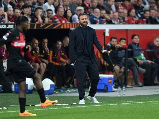 09 05 2024, Leverkusen, Germany, BayARENA, Bayer 04 Leverkusen vs AS Roma UEFA Europa League 2023 2024 Semi finals second leg, Coach Daniele De Rossi AS Roma looks on Photo Ralf Treese Leverkusen BayARENA North Rhine Westphalia Germany 521_LEVROM20240509_001 Treese-521