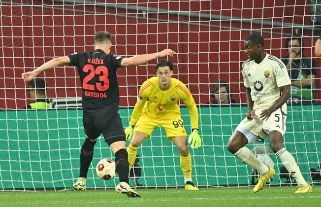 08 05 2024, xjrdrx, Football UEFA Europa League, Bayer 04 Leverkusen AS Roma emspor, v l Adam Hlozek Bayer Leverkusen , Mile Svilar AS Roma , Evan Ndicka AS Roma DFL DFB REGULATIONS PROHIBIT ANY USE OF PHOTOGRAPHS as IMAGE SEQUENCES and or QUASI VIDEO Leverkusen
