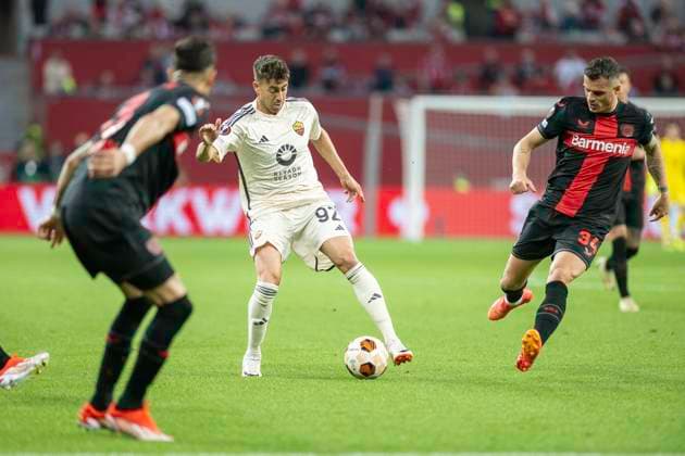 Football UEFA Europa League, season 2023 2024, semi-final, second leg, Bayer 04 Leverkusen AS Roma on 09 05 2024 at the BayArena in Leverkusen duel between Stephan El Shaarawy AS Roma, 92 and Granit Xhaka Bayer 04 Leverkusen, 34 Photo Kirchner Media TH Copyright: xKirchner-Media THx