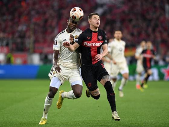 09 05 2024, Leverkusen, Germany, BayARENA, Bayer 04 Leverkusen vs AS Roma UEFA Europa League 2023 2024 Semi finals second leg, Evan Ndicka AS Roma and Adam Hlozek Bayer 04 Leverkusen in a duel Photo Ralf Treese Leverkusen BayARENA North Rhine Westphalia Germany 521_LEVROM20240509_007 Treese-521
