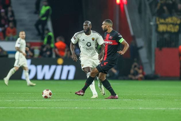 09 05 2024, Football, Season 2023 2024, Europa League, Semifinal, Bayer Leverkusen AS Roma, v l Romelu Lukaku AS Roma , Jonathan Tah Bayer Leverkusen Leverkusen BayArena NRW Germany xRHR PHOTO TRx Copyright: TimxRehbein RHR-FOTOx RHR-FOTO TR