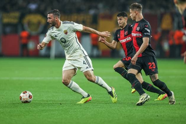 09 05 2024, Football, Season 2023 2024, Europa League, Semifinal, Bayer Leverkusen AS Roma, v l Bryan Cristante AS Roma , Adam Hlozek Bayer Leverkusen Leverkusen BayArena NRW Germany xRHR PHOTO TRx Copyright: TimxRehbein RHR-FOTOx RHR-FOTO TR
