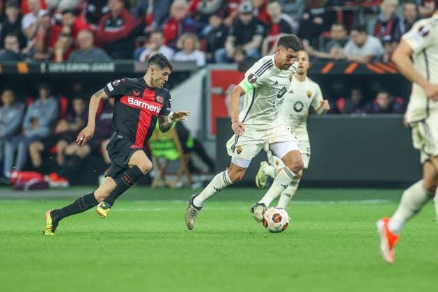09 05 2024, Football, Season 2023 2024, Europa League, Semifinal, Bayer Leverkusen AS Roma, v l Exequiel Palacios Bayer Leverkusen , Lorenzo Pellegrini AS Roma Leverkusen BayArena NRW Germany xRHR PHOTO TRx Copyright: TimxRehbein RHR-FOTOx RHR-FOTO TR