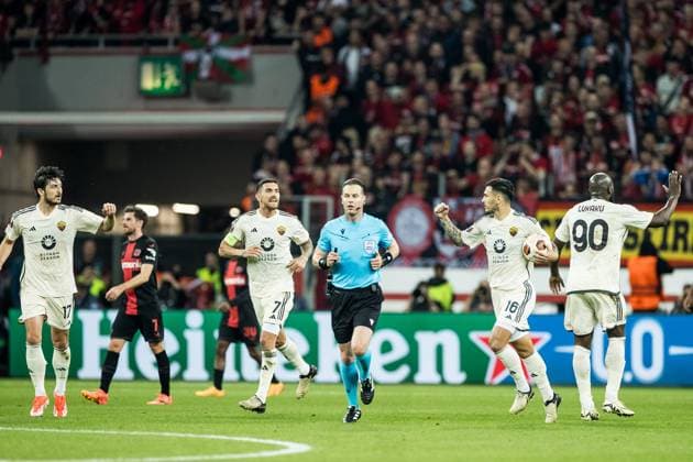 UEFA Europa League semi-final Bayer 04 Leverkusen vs. AS Roma, 09 05 2024 Leandro Paredes AS Roma, 16 on penalty kicks to celebrate 0 1 UEFA Europa League Bayer 04 Leverkusen AS Roma, Leverkusen, BayArena on 09 05 2024 Copyright: xBEAUTIFULxSPORTS Wunderlx