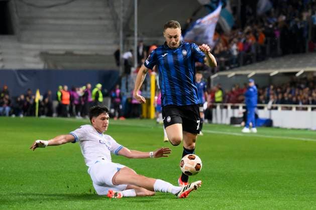 Atalanta BC v Olympique de Marseille - UEFA Europa League Teun Koopmeiners of Atalanta BC is tackled by Amine Harit of Olympique de Marseille during the UEFA Europa League semi-final second leg football match between Atalanta BC v Olympique de Marseille. Bergamo Italy Copyright: xNicolòxCampox