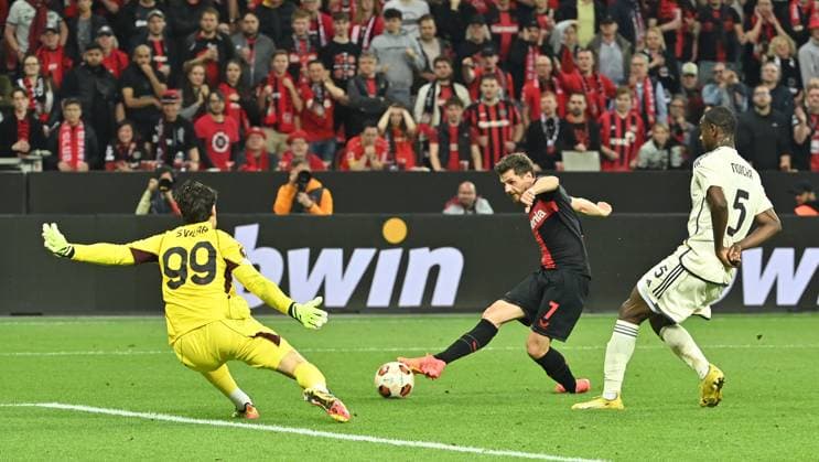 08 05 2024, xjrdrx, Football UEFA Europa League, Bayer 04 Leverkusen AS Roma emspor, v l Mile Svilar AS Roma , Jonas Hofmann Bayer Leverkusen , Evan Ndicka AS Roma DFL DFB REGULATIONS PROHIBIT ANY USE OF PHOTOGRAPHS as IMAGE SEQUENCES and or QUASI VIDEO Leverkusen
