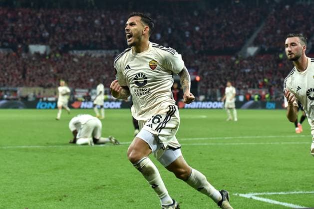 09 05 2024, Leverkusen, Germany, BayARENA, Bayer 04 Leverkusen vs AS Roma UEFA Europa League 2023 2024 Semi finals second leg, Leandro Paredes AS Roma goal celebration, cheers after his goal to 0 2 Photo Ralf Treese Leverkusen BayARENA North Rhine Westphalia Germany 521_LEVROM20240509_039 Treese-521
