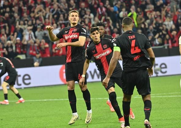 08 05 2024, xjrdrx, Football UEFA Europa League, Bayer 04 Leverkusen AS Roma emspor, v l Patrick Schick Bayer Leverkusen , Piero Hincapie Bayer Leverkusen , Jonathan Tah Bayer Leverkusen celebrate the goal, Der Torjubel zum 1 2 DFL DFB REGULATIONS PROHIBIT ANY USE OF PHOTOGRAPHS as IMAGE SEQUENCES and or QUASI VIDEO Leverkusen