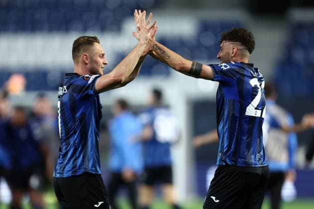 Teun Koopmeiners (Atalanta Bc) und Matteo Ruggeri (Atalanta Bc) celebrate after winning, UEFA Europa League 2023 2024 - semi-final, Atalanta vs Olympique de Marseille, Gewiss Stadium, May 9, 2024, Bergamo, Italy.