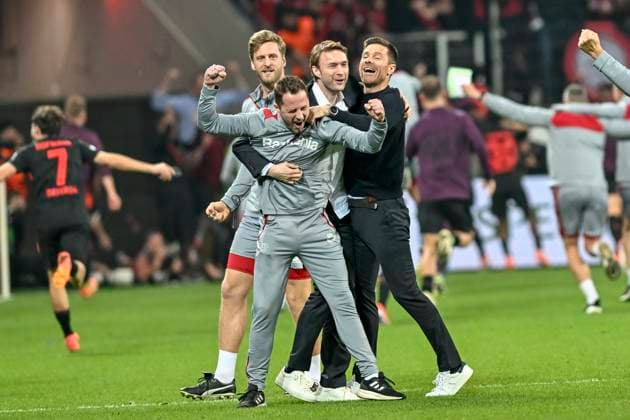 Xabi Alonso Bayer Leverkusen and Simon Rolfes cheer after the goal to 2 2, scorer Josip Stanisic 2, Bayer Leverkusen 09 05 2024 Soccer Europa League, Bayer Leverkusen vs AS Roma, BayArena, Leverkusen, NRW Germany Copyright: xpepphotox xHorstxMauelshagenx pep00321, pep_20240509_hm