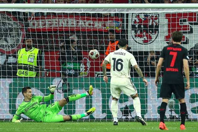Leandro Paredes AS Roma, 16 shoots the goal for 0 1 against goalkeeper Matej Kovar Bayer 04 Leverkusen, 17 , GER, Bayer 04 Leverkusen vs AS Roma, UEFA Europa League 2023 24, semi-final second leg, 09 05 2024, GER, Bayer 04 Leverkusen vs AS Roma, UEFA Europa League 2023 24, semi-final second leg, 09 05 2024, Photo Eibner Pressefoto Gabriel Boia Leverkusen Copyright: xGabrielxBoiax EP_EER