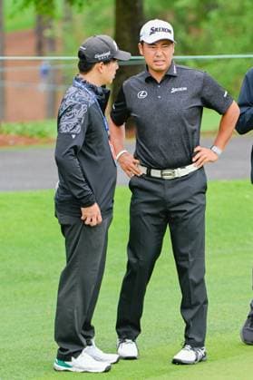 CHARLOTTE, NC - MAY 09: Hideki Matsuyama (JPN) grimaces in severe back pain on the practice green before the first round of the Wells Fargo Championship on May 9, 2024 at Quail Hollow Club in Charlotte, North Carolina. (Photo by Ken Murray Icon Sportswire) GOLF: MAY 09 PGA, Golf Herren Wells Fargo Championship EDITORIAL USE ONLY Icon2405090021