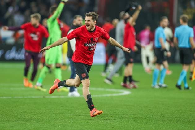 09 05 2024, Football, 2023 2024 season, Europa League, semi-final, Bayer Leverkusen AS Roma, Jonas Hofmann Bayer Leverkusen cheers after the final whistle Leverkusen BayArena NRW Germany xRHR PHOTO TRx Copyright: TimxRehbein RHR-FOTOx RHR-FOTO TR