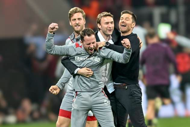 Xabi Alonso Bayer Leverkusen and Simon Rolfes cheer after the goal to 2 2, scorer Josip Stanisic 2, Bayer Leverkusen 09 05 2024 Soccer Europa League, Bayer Leverkusen vs AS Roma, BayArena, Leverkusen, NRW Germany Copyright: xpepphotox xHorstxMauelshagenx pep00321, pep_20240509_hm