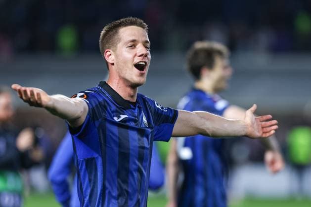 BERGAMO, ITALY - MAY 09: Mario Pasalic (Atalanta BC) celebrates at the of the Europa League football match between Atalanta and Marseille on May 09, 2024, at the Gewiss Stadium in Bergamo, Italy. (Photo by Stefano Nicoli Speed Media Icon Sportswire) SOCCER: MAY 09 Europa League - Atalanta v Marseille EDITORIAL USE ONLY Icon2405090071