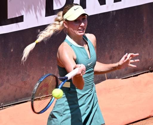 (240510) -- ROME, May 10, 2024 -- Anastasia Potapova of Russia hits a return during women s singles 1st round match against Wang Xiyu of China at the WTA, Tennis Damen Italian Open in Rome, Italy, May 9, 2024. (Photo by Xinhua) (SP)ITALY-ROME-TENNIS-WTA-ROME OPEN AlbertoxLingria 