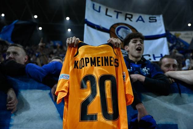 Atalanta BC v Olympique de Marseille: Semi-Final Second Leg - UEFA Europa League 2023 24 An Atalanta BC supporter is celebrating after a goal during the UEFA Europa League Semi-finals second leg match between Atalanta BC and Olympique Marseille at Gewiss Stadium in Bergamo, Italy, on May 9, 2024. Bergamo Italy  Copyright: xTizianoxBallabiox originalFilename:ballabio-atalanta240509_npdsS.jpg