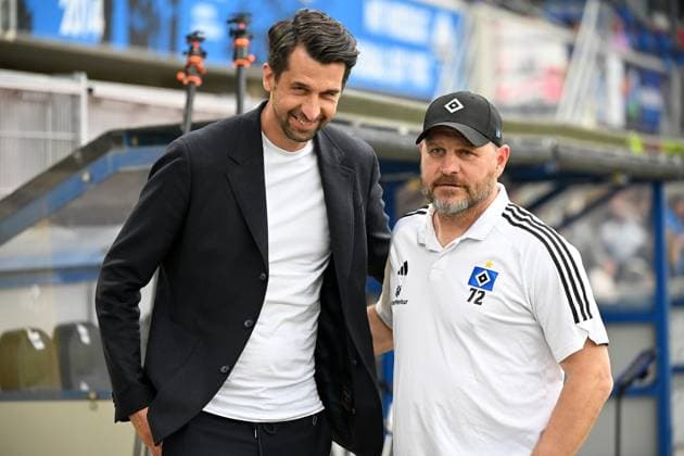 Paderborn, Home Deluxe Arena, 10 05 24, GER, Herren, 2 Bundesliga, Saison 2023 2024, SC Paderborn 07 Hamburger SV Bild v li Sportvorstand Jonas BOLDT Hamburg und Trainer Steffen BAUMGART Hamburg Only for editorial use DFL regulations prohibit any use of photographs as image sequences and or quasi video NRW Deutschland