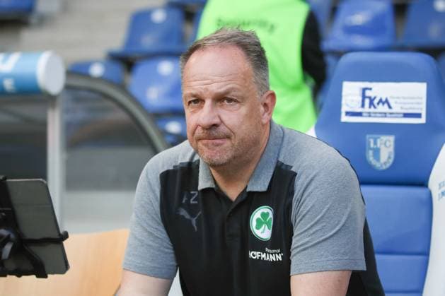 10 05 2024, xgox, Fußball 2 Bundesliga, 1 FC Magdeburg SpVgg Greuther Fuerth emspor, v l Alexander Zorniger Fuerth, Trainer Portrait, Portraet, Einzelbild DFL DFB REGULATIONS PROHIBIT ANY USE OF PHOTOGRAPHS as IMAGE SEQUENCES and or QUASI VIDEO Magdeburg