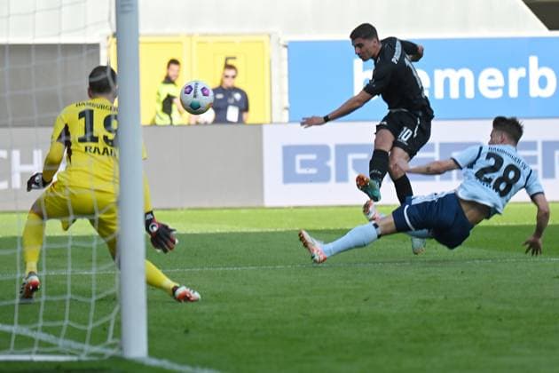 Paderborn, Home Deluxe Arena, 10 05 24, GER, Herren, 2 Bundesliga, Saison 2023 2024, SC Paderborn 07 Hamburger SV Bild Koen KOSTONS Paderborn macht das Tor zum 1 0 Only for editorial use DFL regulations prohibit any use of photographs as image sequences and or quasi video NRW Germany