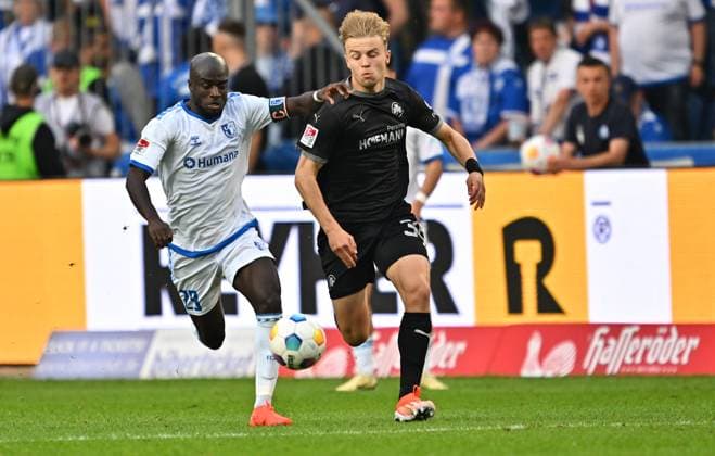 10 05 2024 Soccer Season 2023 2024 2 Soccer Bundesliga 33 Matchday 1 FC Magdeburg FCM SpVgg Greuther Fürth Kleeblatt Sportfoto Zink xwoxzix DFL regulations prohibit any use of photographs as image sequences and or quasi video only for editorial use Amara Conde 29, FC Magdeburg Philipp Müller 34, SpVgg Greuther Fürth