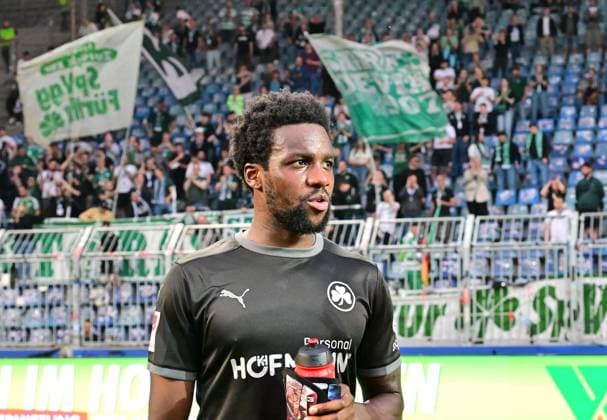 10 05 2024 Soccer Season 2023 2024 2 Soccer Bundesliga 33 Matchday 1 FC Magdeburg FCM SpVgg Greuther Fürth Kleeblatt Sportfoto Zink xwoxzix DFL regulations prohibit any use of photographs as image sequences and or quasi video only for editorial use Gideon Jung 23, SpVgg Greuther Fürth after the end of the match