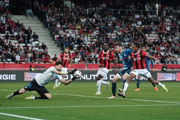 Arthur Desmas (Le Havre AC) - Gautier Lloris (Le Havre AC) - Hicham Boudaoui (OGC Nice) FOOTBALL : OGC Nice vs Le Havre - Ligue 1 Uber Eats - Nice - 10 05 2024 NorbertScanella Panoramic 