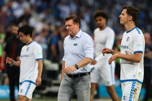 Coach Christian Titz and Tobias Müller 1 FC Magdeburg,21 2 Soccer Bundesliga Season 2023 2024 1 FC Magdeburg vs SpVgg Greuther Fürth at the MDCC Arena in Magdeburg Soccer,Man,Men,Germany,10 05 2024