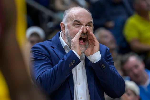Pablo Laso FC Bayern Muenchen Basketball , shouts, screams, motivates his team, Alba Berlin vs FC Bayern Muenchen Basketball, BBL, Basketball, Uber Arena, 10 05 2024, Copyright: HMBxMedia UwexKoch