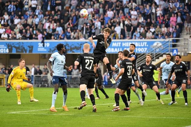 Paderborn, Home Deluxe Arena, 10 05 24, GER, Herren, 2 Bundesliga, Saison 2023 2024, SC Paderborn 07 Hamburger SV Bild Torwart Matheo RAAB Hamburg im gegnerischen Strafraum Only for editorial use DFL regulations prohibit any use of photographs as image sequences and or quasi video NRW Deutschland
