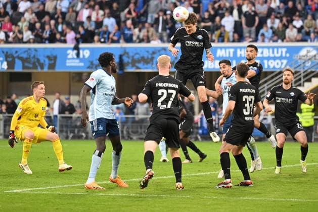 Paderborn, Home Deluxe Arena, 10 05 24, GER, Herren, 2 Bundesliga, Saison 2023 2024, SC Paderborn 07 Hamburger SV Bild Torwart Matheo RAAB Hamburg im gegnerischen Strafraum Only for editorial use DFL regulations prohibit any use of photographs as image sequences and or quasi video NRW Deutschland