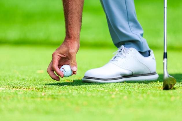 CHARLOTTE, NC - MAY 10: Webb Simpson tees his ball on the fourth tee box during the second round of Wells Fargo Championship at Quail Hollow Club on May 10, 2024 in Charlotte, North Carolina. (Photo by David Jensen Icon Sportswire) GOLF: MAY 10 PGA, Golf Herren Wells Fargo Championship EDITORIAL USE ONLY Icon240510038