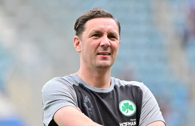 10 05 2024 Soccer Season 2023 2024 2 Soccer Bundesliga 33 Matchday 1 FC Magdeburg FCM SpVgg Greuther Fürth Kleeblatt Sportfoto Zink MeZi xmexzix DFL regulations prohibit any use of photographs as image sequences and or quasi video only for editorial use Jurek Rohrberg Trainer Assistent SpVgg Greuther Fürth