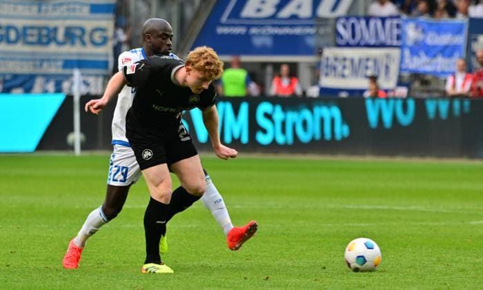 10 05 2024 Soccer Season 2023 2024 2 Soccer Bundesliga 33 Matchday 1 FC Magdeburg FCM SpVgg Greuther Fürth Kleeblatt Sportfoto Zink MeZi xmexzix DFL regulations prohibit any use of photographs as image sequences and or quasi video only for editorial use Amara Conde 29, FC Magdeburg, left Robert Wagner 22, SpVgg Greuther Fürth