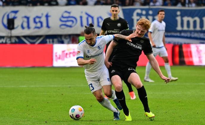 10 05 2024 Soccer Season 2023 2024 2 Soccer Bundesliga 33 Matchday 1 FC Magdeburg FCM SpVgg Greuther Fürth Kleeblatt Sportfoto Zink MeZi xmexzix DFL regulations prohibit any use of photographs as image sequences and or quasi video only for editorial use Baris Atik 23, FC Magdeburg Robert Wagner 22, SpVgg Greuther Fürth, rechts