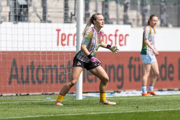 SGS Essen vs 1 FC Köln Essen, 11 05 2024 Josefine Osigus 1 FC Köln, 24 Google Pixel Womens Bundesliga 21 Matchday SGS Essen vs 1 FC Köln, Stadion an der Hafenstraße on 11 05 2024 DFB DFL REGULATIONS PROHIBIT ANY USE OF PHOTOGRAPHS AS IMAGE SEQUENCES AND OR QUASI VIDEO Copyright: xBEAUTUFULxSports Richterx