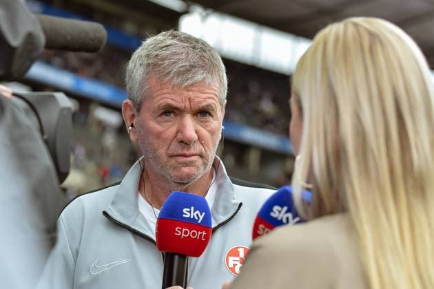 11 05 2024, xlakx, Fußball 2 Bundesliga, Hertha BSC Berlin 1 FC Kaiserslautern emspor, v l Friedhelm Funkel 1 FC Kaiserslautern Head Coach ,im Interview DFL DFB REGULATIONS PROHIBIT ANY USE OF PHOTOGRAPHS as IMAGE SEQUENCES and or QUASI VIDEO Daniel Lakomski Jan Huebner Berlin