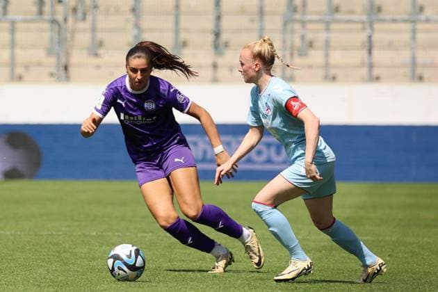 GER, SGS Essen vs 1 FC Koeln, Football, Google Pixel Frauen Bundesliga, 21 Spieltag, Spielzeit 2023 2024, 11 05 2024 Laureta Elmazi EGS Essen , Anna Gerhardt 1 FC Koeln, 21 DFL REGULATIONS PROHIBIT ANY USE OF PHOTOGRAPHS AS IMAGE SEQUENCES AND OR QUASI VIDEO GER, SGS Essen vs 1 FC Koeln, Football, Google Pixel Frauen Bundesliga, 21 Spieltag, Spielzeit 2023 2024, 11 05 2024 Essen Copyright: xEibner-Pressefoto xFrankxZeisingx EP_FZG