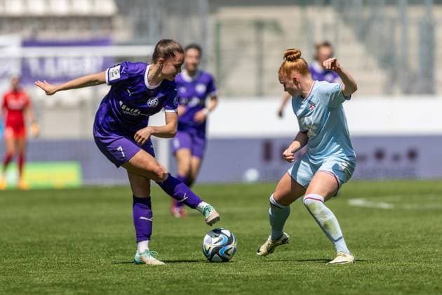 SGS Essen vs 1 FC Köln Essen, 11 05 2024 Lilli Purtscheller SGS Essen, 7 and Laura Vogt 1 FC Köln, 8 Google Pixel Womens Bundesliga 21 Matchday SGS Essen vs 1 FC Köln, Stadion an der Hafenstraße on 11 05 2024 DFB DFL REGULATIONS PROHIBIT ANY USE OF PHOTOGRAPHS AS IMAGE SEQUENCES AND OR QUASI VIDEO Copyright: xBEAUTUFULxSports Richterx