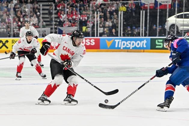 PRAGUE, CZECH REPUBLIC MAY 11 Nick Paul of Canada chases the puck during the preliminary round match between Great Britain and Canada at Prague Arena on May 11, 2024 in Prague, Czech Republic Prague Prague Arena Czech Republic Copyright: xJustPictures.ch AndreaxBrancax jp-en-EuSpIm-AB_11052024_AAB_4547
