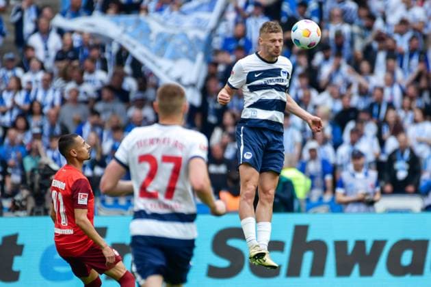 11 05 2024, xlakx, Soccer 2 Bundesliga, Hertha BSC Berlin 1 FC Kaiserslautern emspor, v l Marton Dardai Hertha BSC 31 , goes for the header DFL DFB REGULATIONS PROHIBIT ANY USE OF PHOTOGRAPHS as IMAGE SEQUENCES and or QUASI VIDEO Daniel Lakomski Jan Huebner Berlin