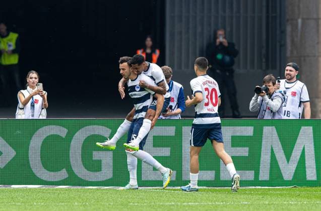 Soccer, Men, Season 2023 2024, 2 Bundesliga 33 Matchday , Hertha BSC 1 FC Kaiserslautern, f l Haris Tabakovic Hertha BSC , Jeremy Dudziak Hertha BSC , Ibrahim Maza Hertha BSC , Cheering after goal to 1 0, 11 05 2024, Copyright: xSebastianxRäppold MatthiasxKochx