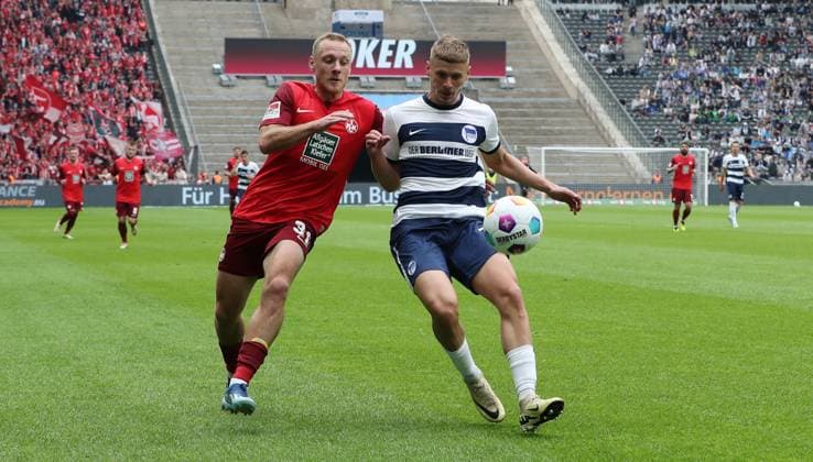Ben Zolinski in a duel with Marton Dardai Sport Football Soccer DFL 2 Bundesliga Men 33 Matchday Season 2023 2024 11 05 2024 Hertha BSC Berlin vs 1 FC Kaiserslautern FCK DFL regulations prohibit any use of photographs as image sequences and or quasi video